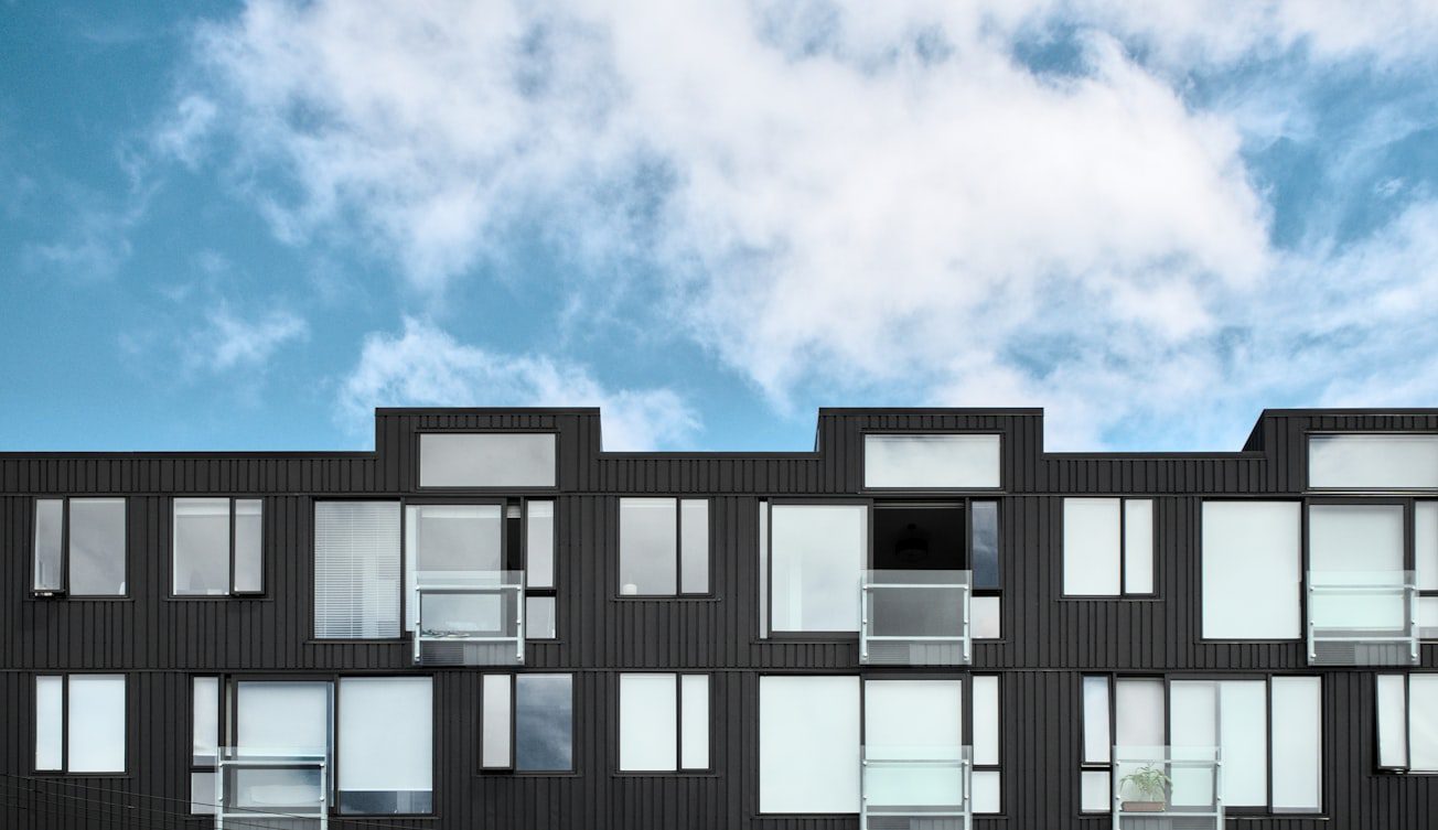 Multi family apartment building representing AIM flat rate property management for Boise area investors